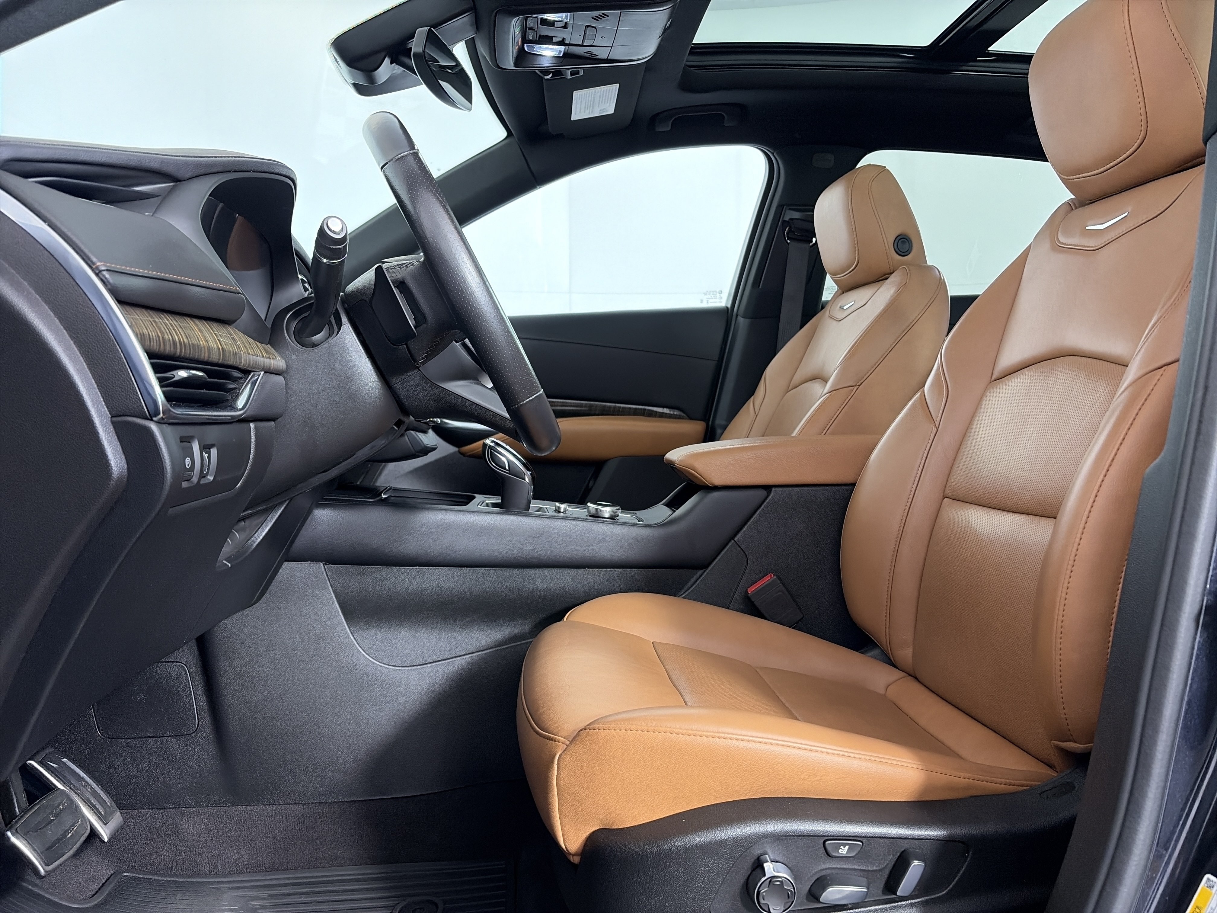Certified 2023 Cadillac XT4 Sport AWD/4WD image 6