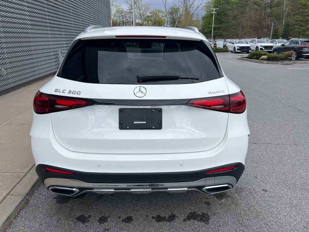 Used 2025 Mercedes-Benz GLC 300 4MATIC image 27