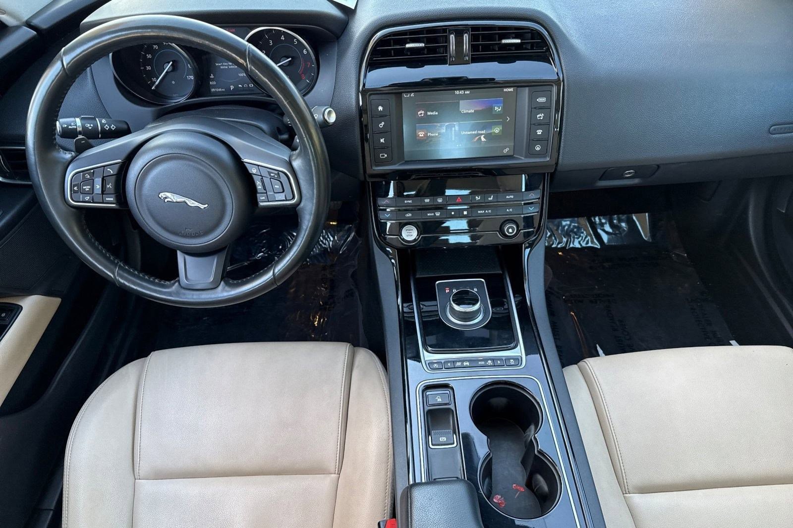 Used 2017 Jaguar XE 25t image 16