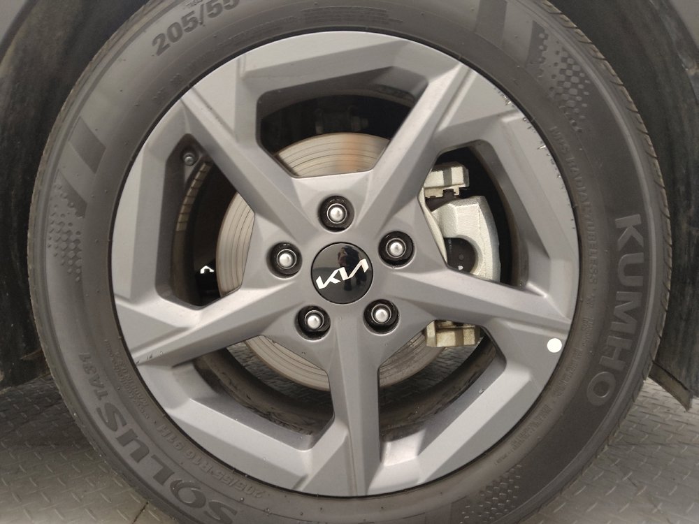 Used 2025 Kia K4 FWD image 31