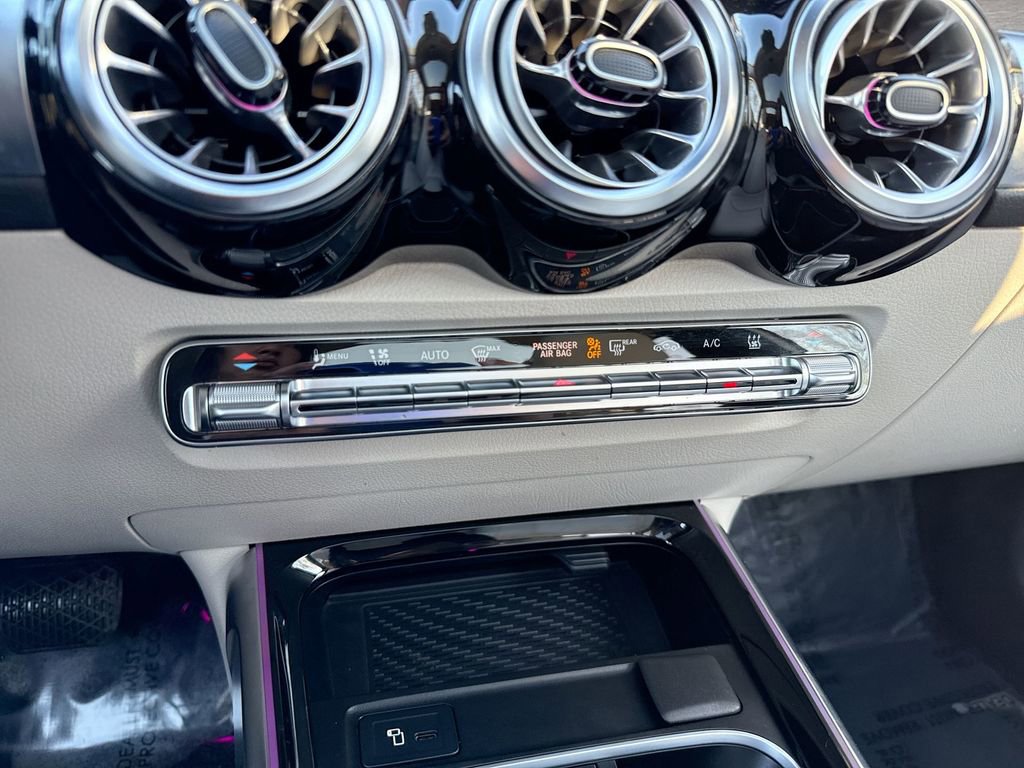 Used 2023 Mercedes-Benz EQB 300 4MATIC image 17