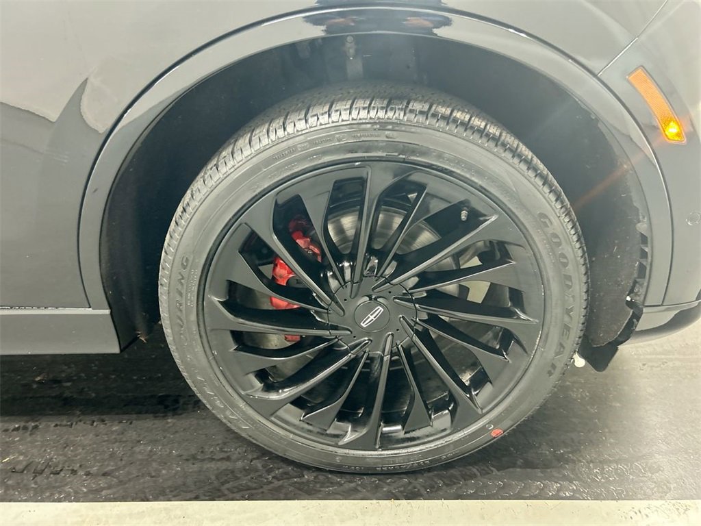 Used 2023 Lincoln Aviator Reserve w/ Equipment Group 201A image 8