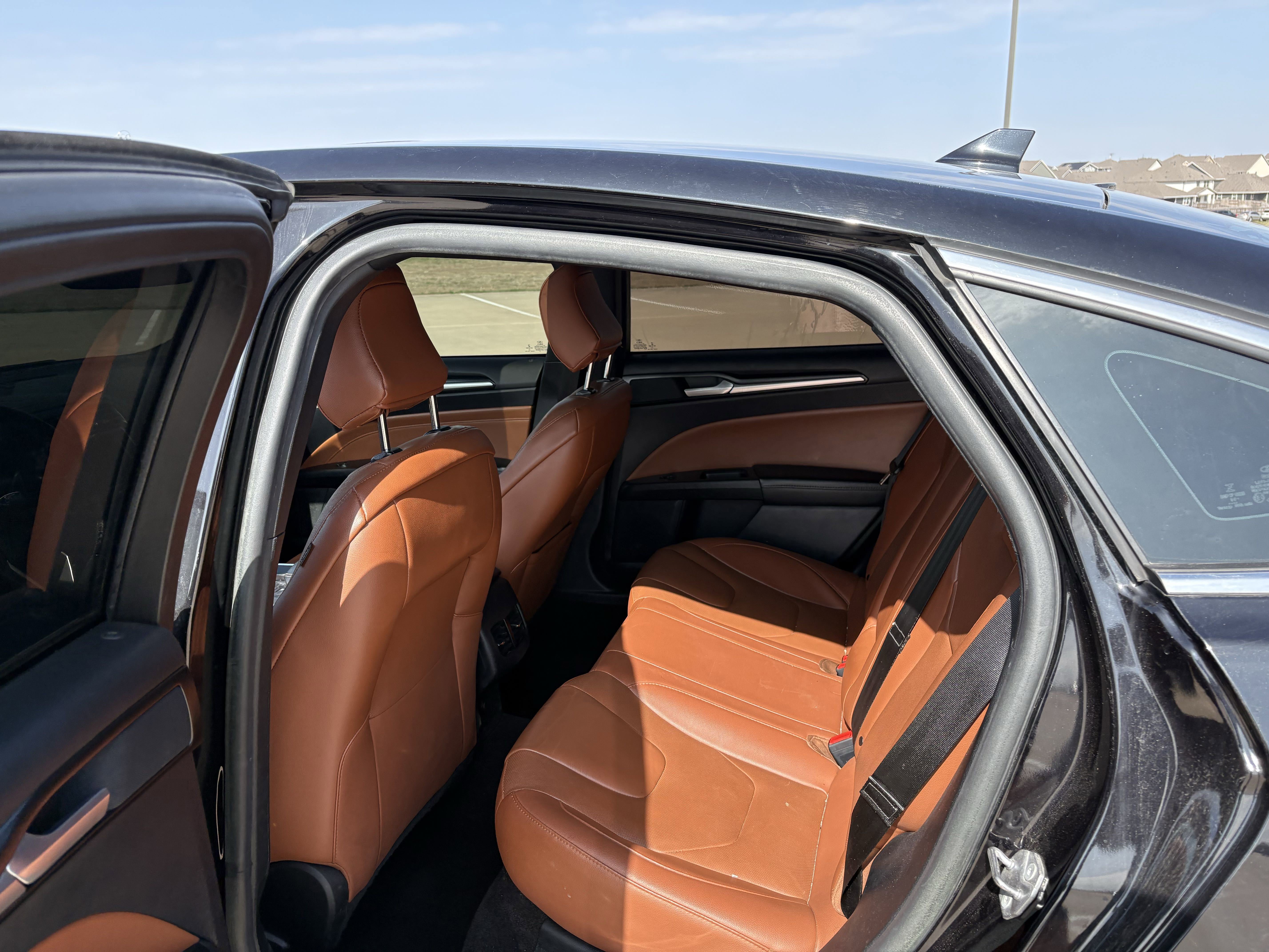 Used 2020 Ford Fusion Titanium image 9