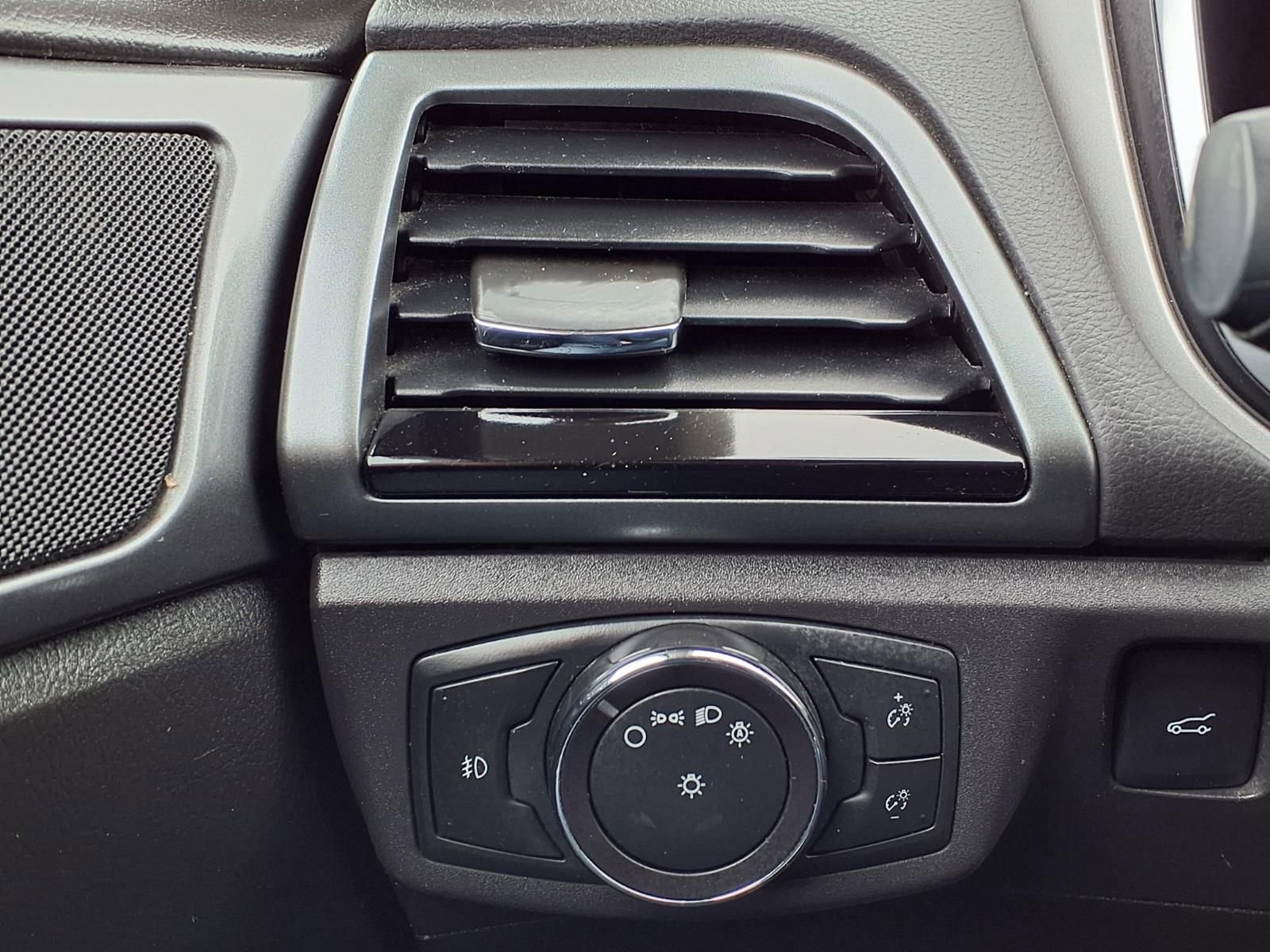Used 2014 Ford Fusion SE FWD image 26