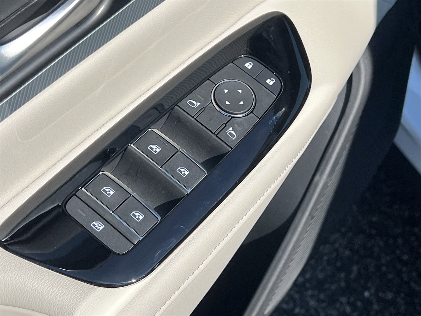 New 2025 Nissan Murano SL w/ Cargo Package image 18