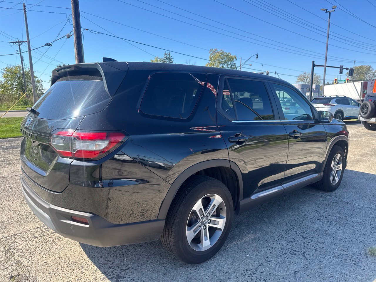 Used 2023 Honda Pilot EX-L image 6