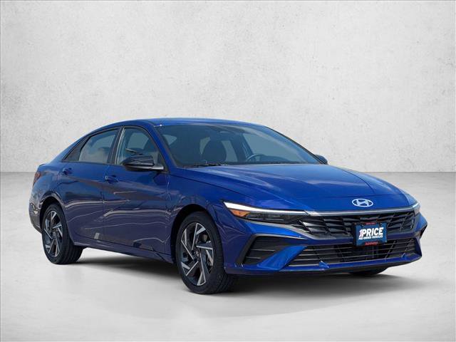 Used 2025 Hyundai Elantra SEL image 3