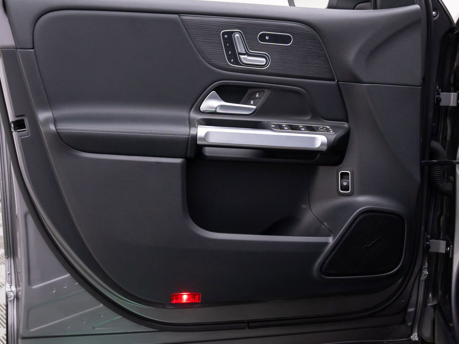 Certified 2023 Mercedes-Benz EQB 250+ w/ Exclusive Package image 14