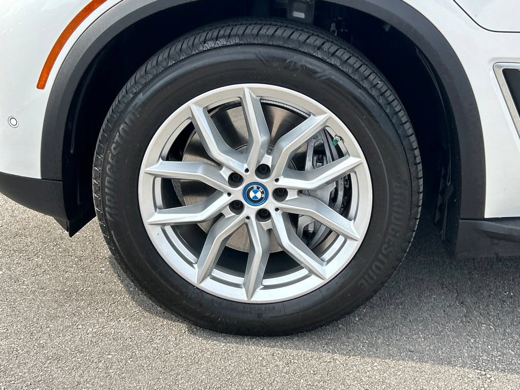 Used 2023 BMW X5 xDrive45e w/ Parking Assistance Package AWD/4WD image 53
