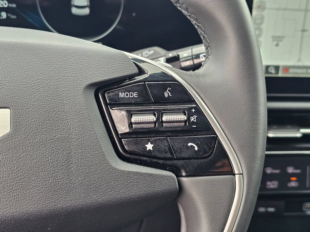 Certified 2025 Kia Niro Wind FWD image 35