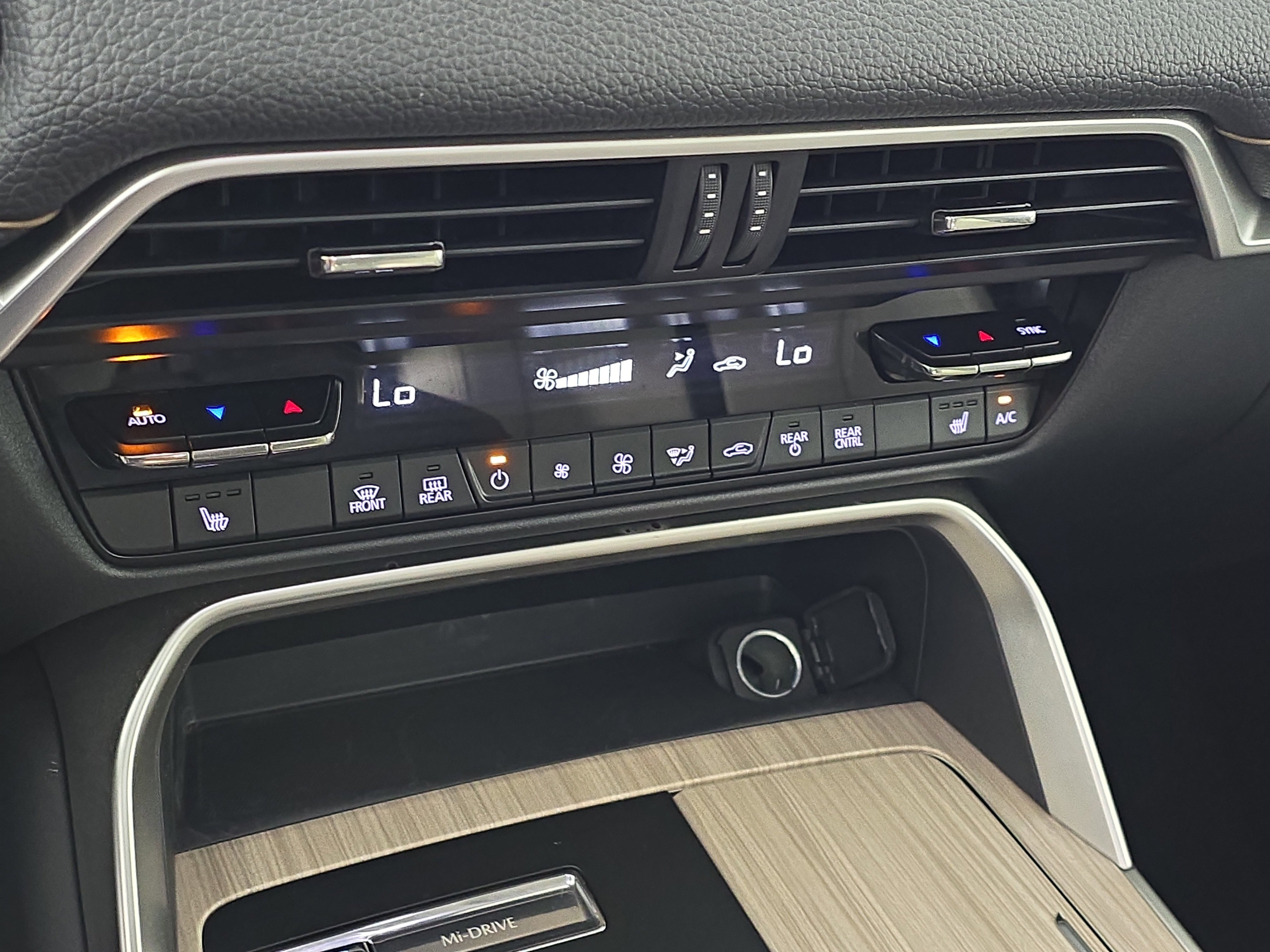 Certified 2024 MAZDA CX-90 Plug-In Hybrid w/ Preferred image 23