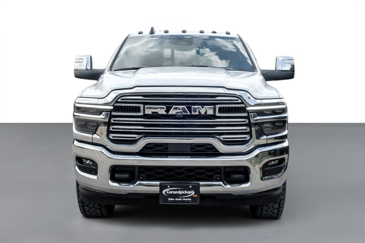 Used 2025 RAM 3500 Laramie AWD/4WD image 3