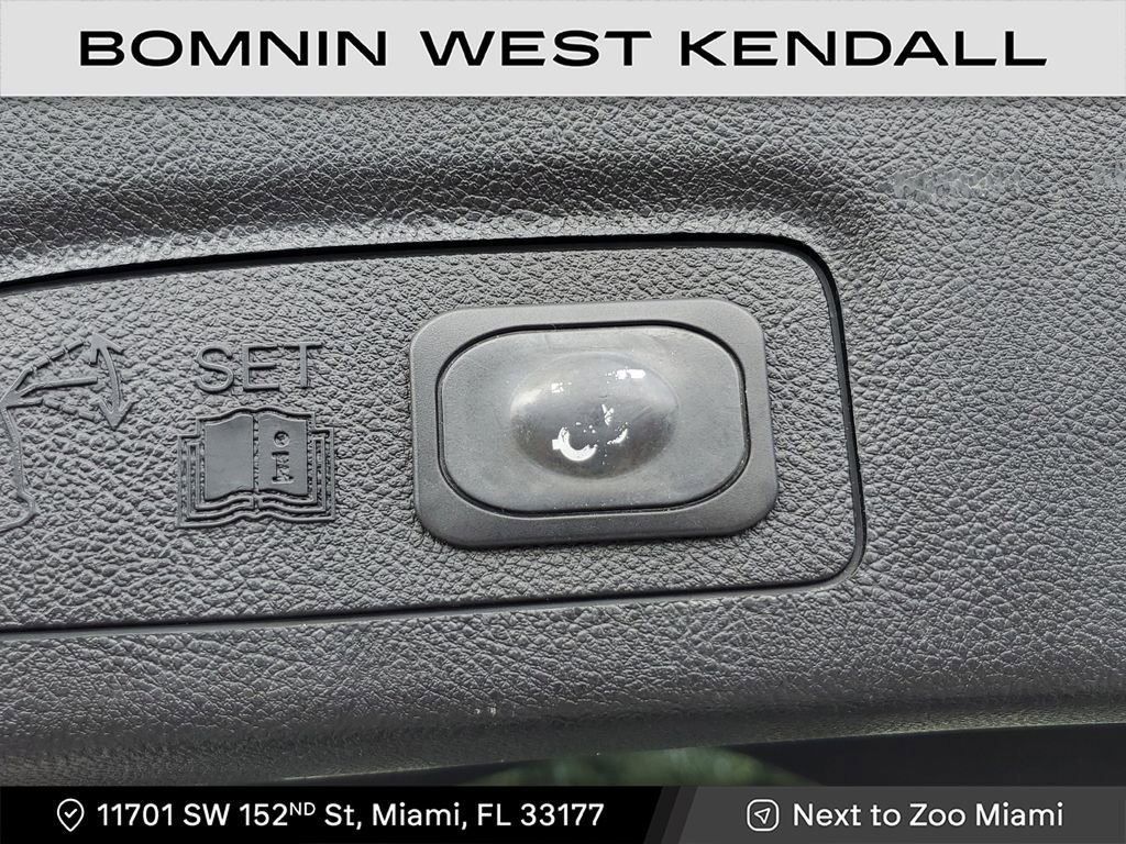 Used 2017 Lincoln MKC Reserve image 14