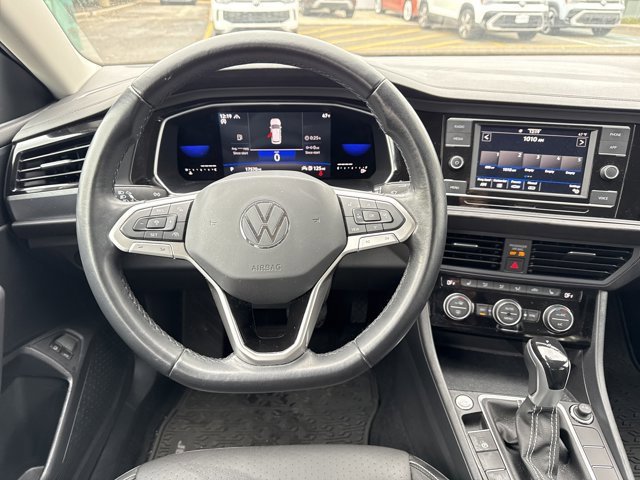 Used 2022 Volkswagen Jetta SE image 15