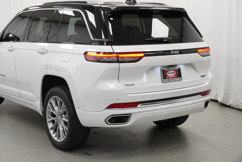 Certified 2022 Jeep Grand Cherokee Summit w/ Adv Protech Group IV AWD/4WD image 13