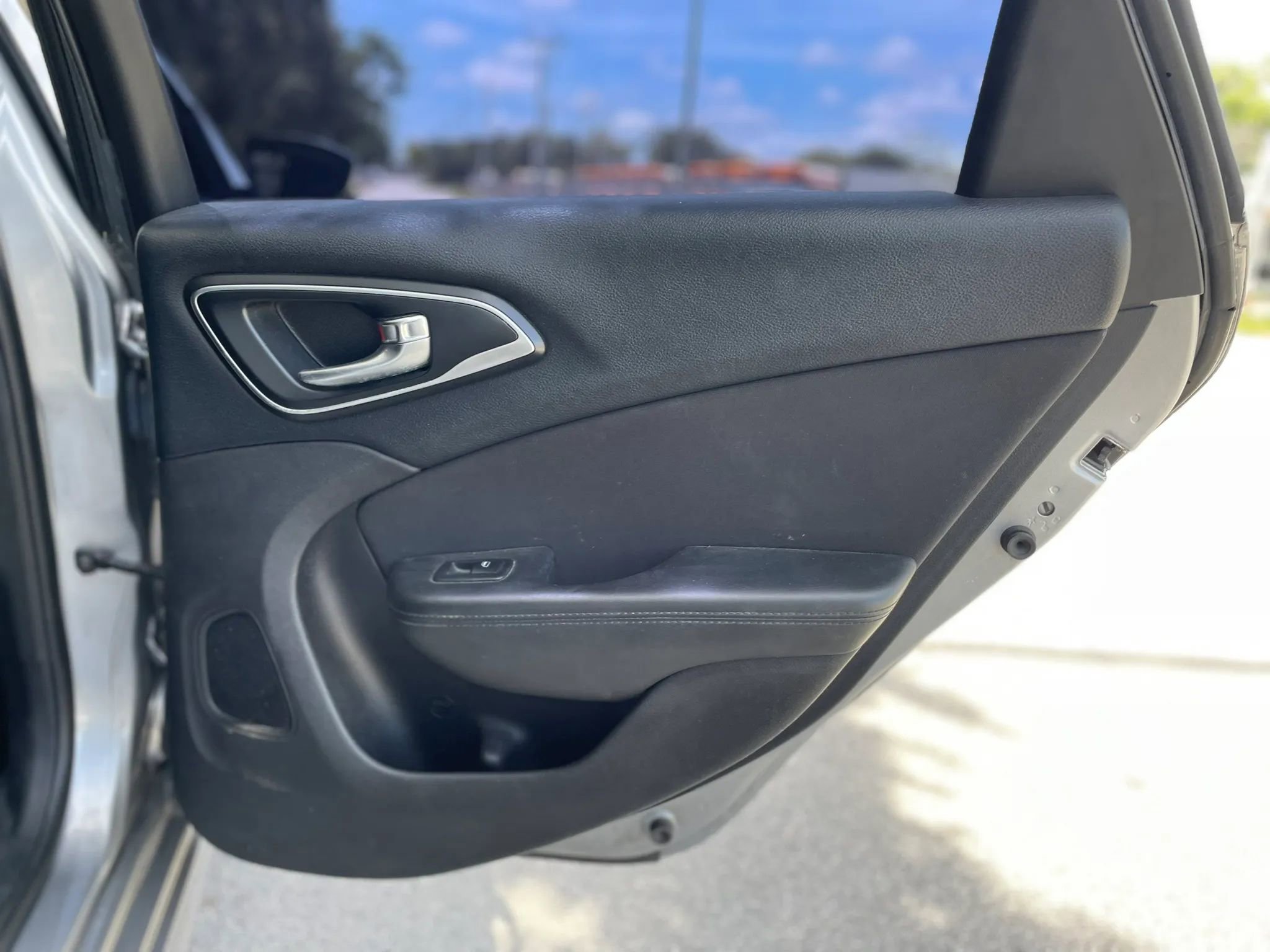 Used 2015 Chrysler 200 Limited w/ Convenience Group FWD image 32