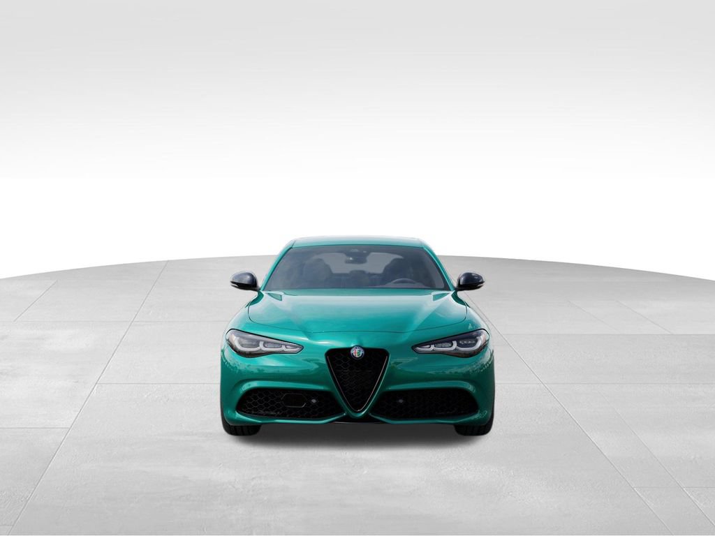 Used 2025 Alfa Romeo Giulia w/ Driving Assist Package RWD image 7