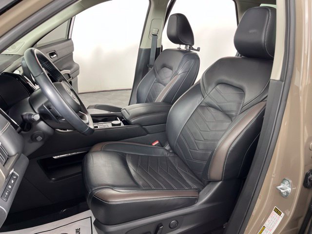 Used 2023 Nissan Pathfinder Platinum w/ Cargo Package AWD/4WD image 20