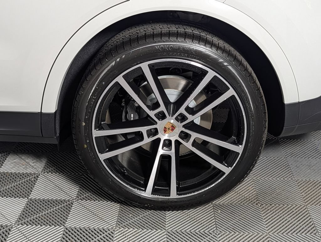 New 2026 Porsche Cayenne AWD/4WD image 12