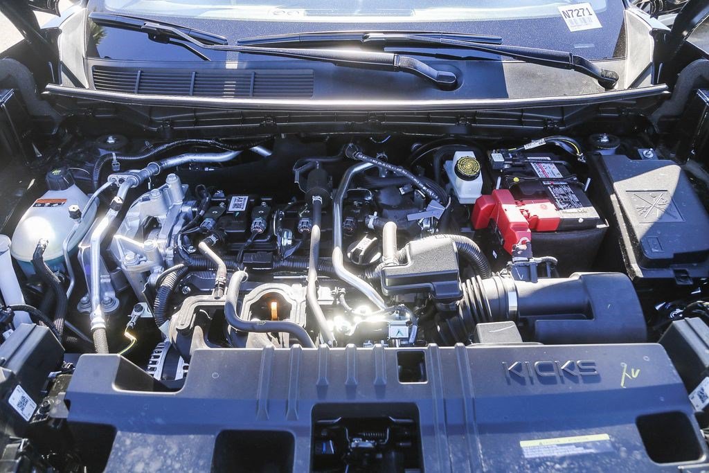 New 2026 Nissan Kicks SR FWD image 12