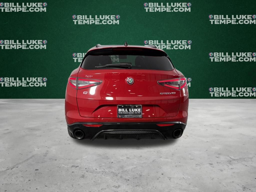Used 2024 Alfa Romeo Stelvio AWD image 9