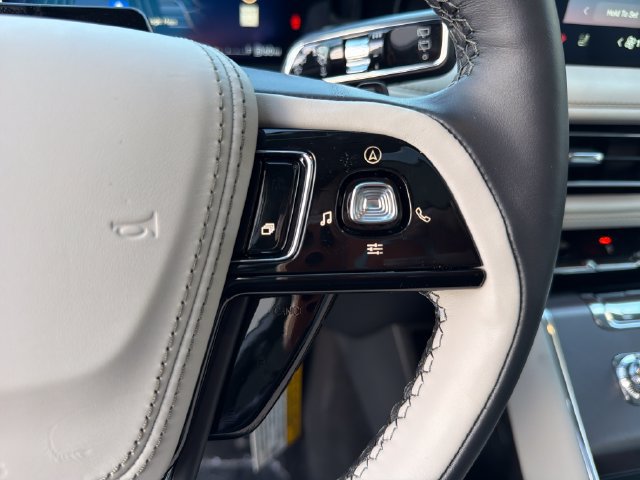 New 2027 Lincoln Aviator AWD image 30
