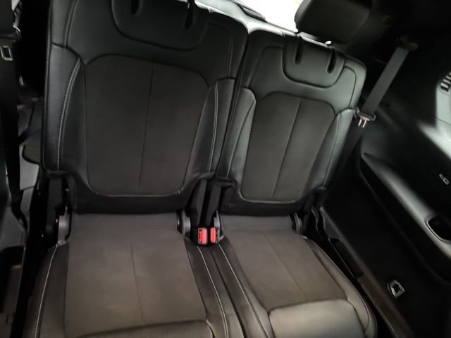 Used 2023 Jeep Grand Cherokee L Laredo AWD/4WD image 3