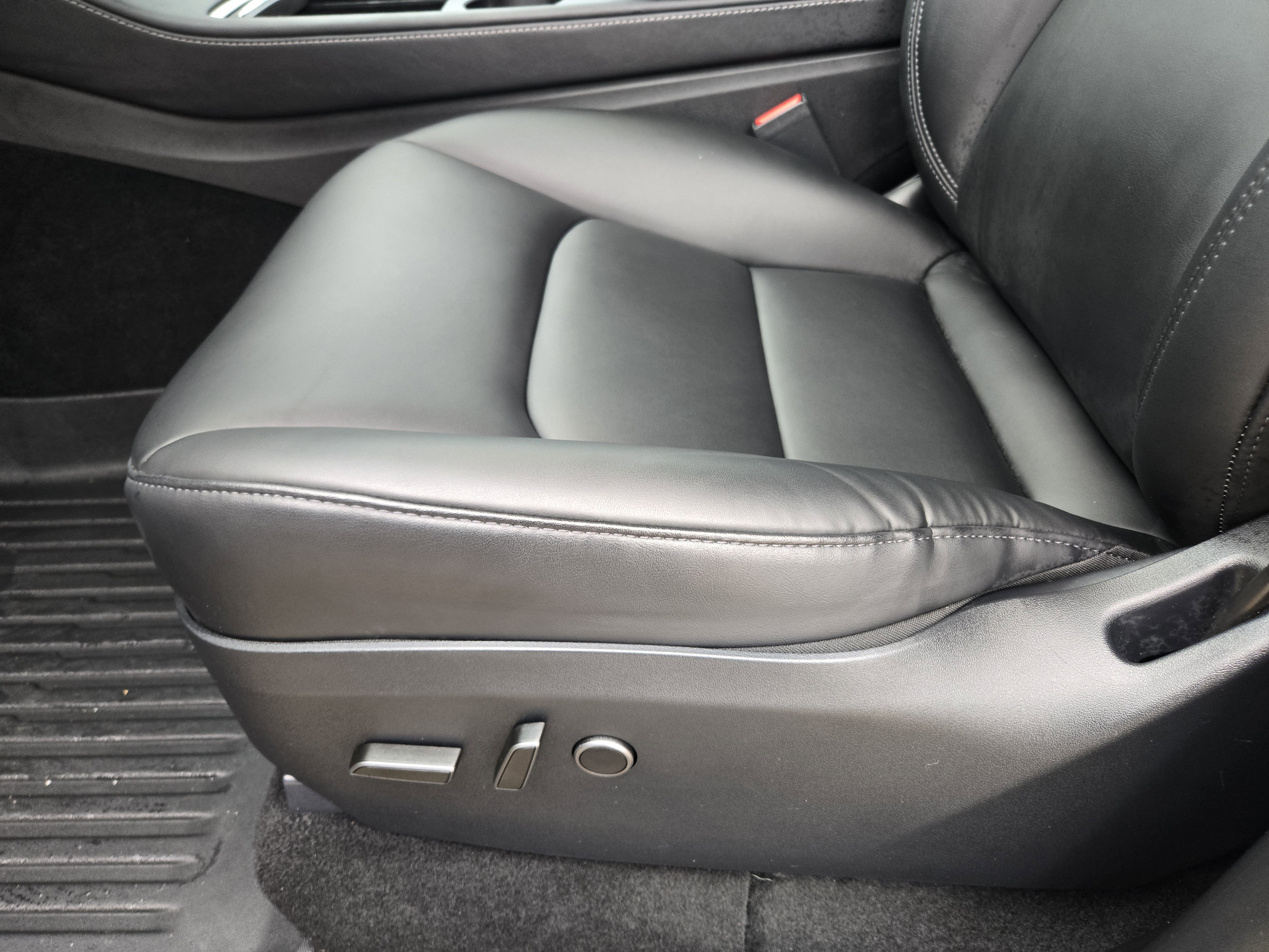 Used 2024 Tesla Model Y Long Range image 18