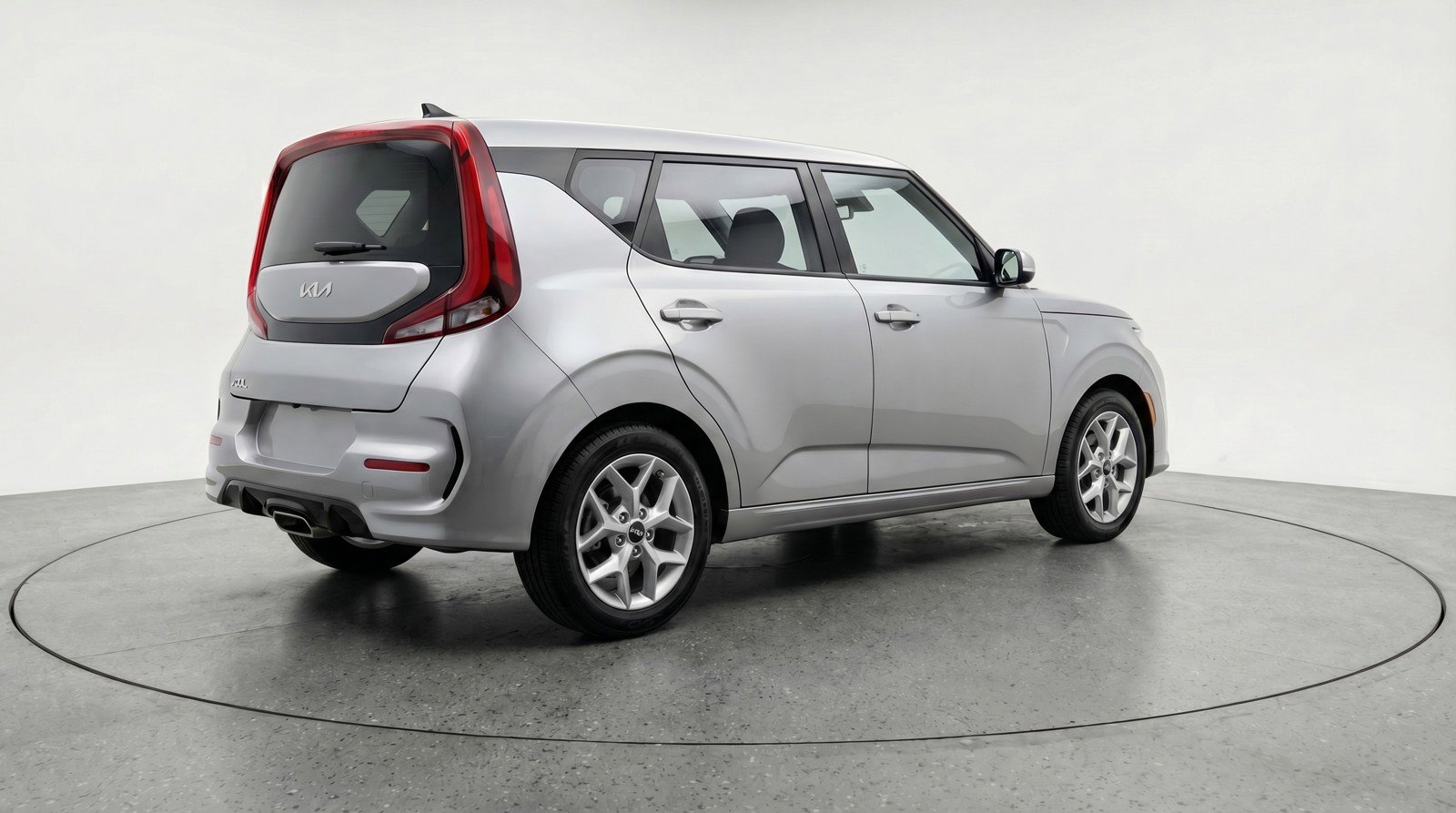 Used 2025 Kia Soul LX w/ LX Technology Package FWD image 9
