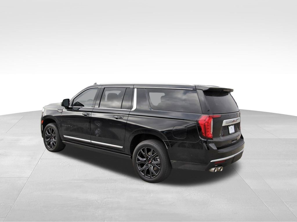 Used 2023 GMC Yukon XL Denali w/ Denali Reserve Package image 3