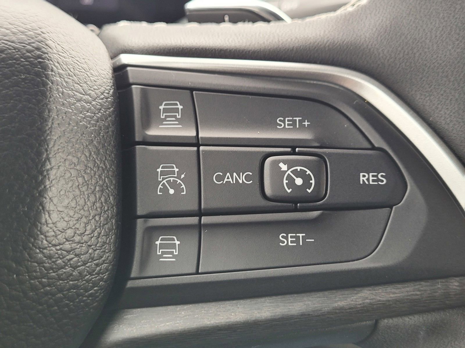 New 2025 Jeep Grand Cherokee Limited w/ Luxury Tech Group II image 19