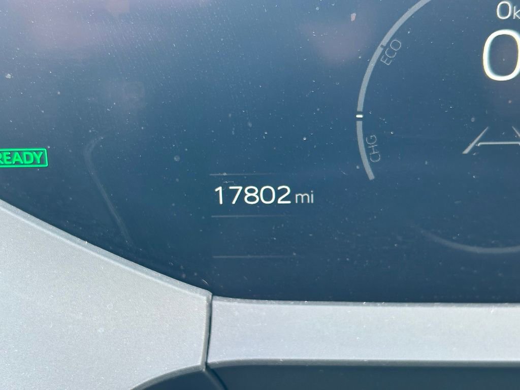 Used 2025 Toyota Prius XLE FWD image 35