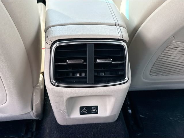 Used 2026 Genesis G70 2.5T image 24