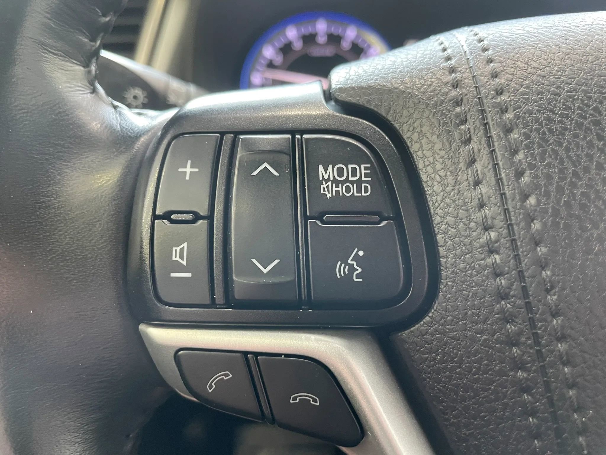 Used 2019 Toyota Highlander XLE AWD/4WD image 10