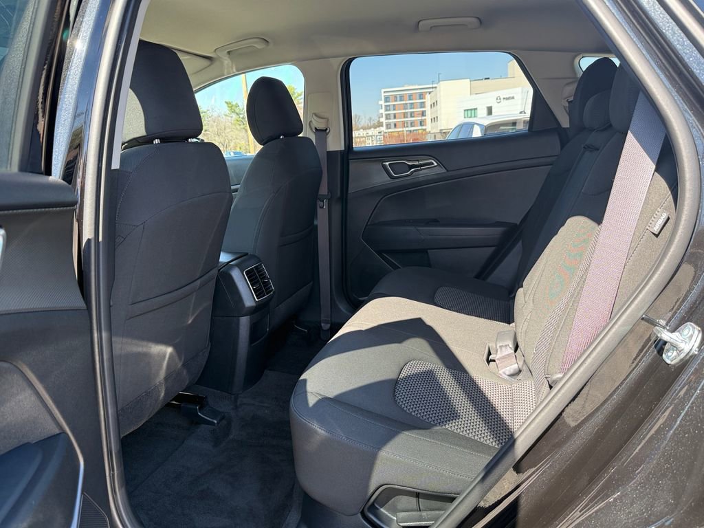 Used 2025 Kia Sportage LX image 24