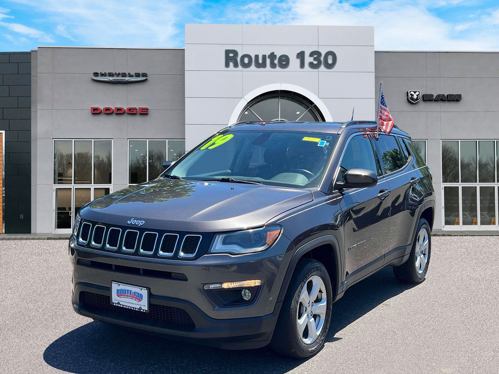 Used 2019 Jeep Compass Latitude w/ Cold Weather Group AWD/4WD image 2