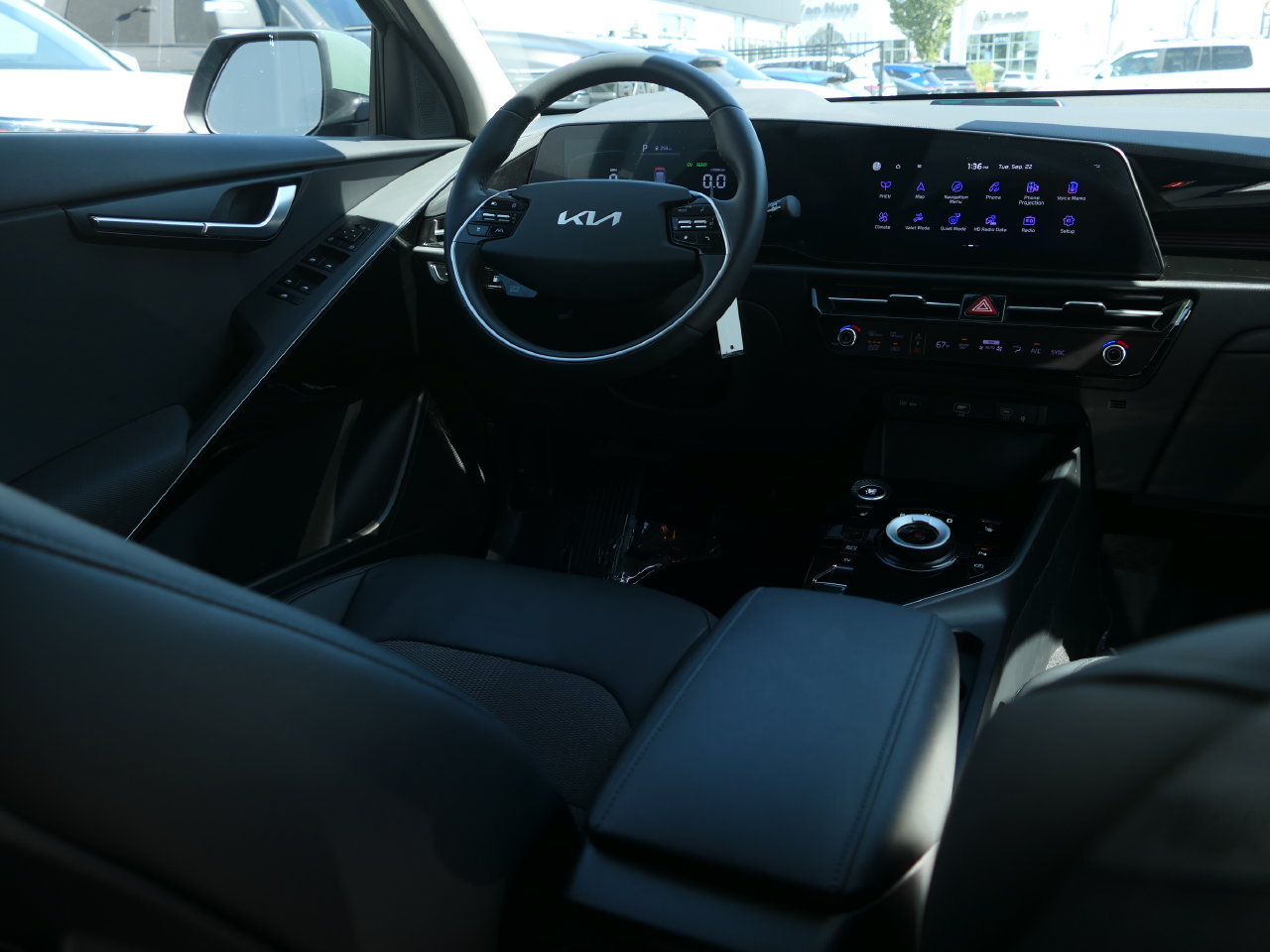 Used 2023 Kia Niro EX FWD image 24
