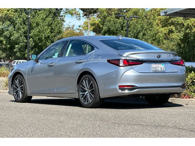 Certified 2022 Lexus ES 300h w/ Premium Package FWD image 6