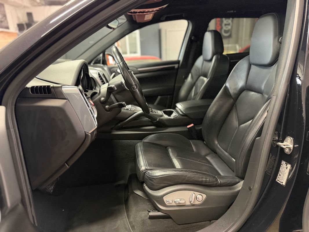 Used 2013 Porsche Cayenne Diesel AWD/4WD image 15