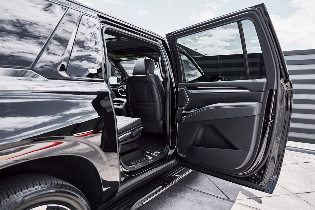 Used 2025 Cadillac Escalade ESV Sport AWD/4WD image 26