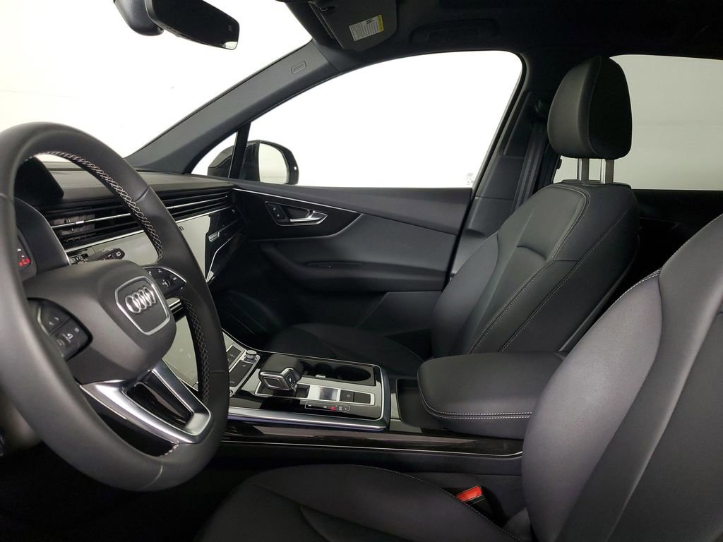 Used 2025 Audi Q7 2.0T Premium w/ Convenience Package AWD/4WD image 22