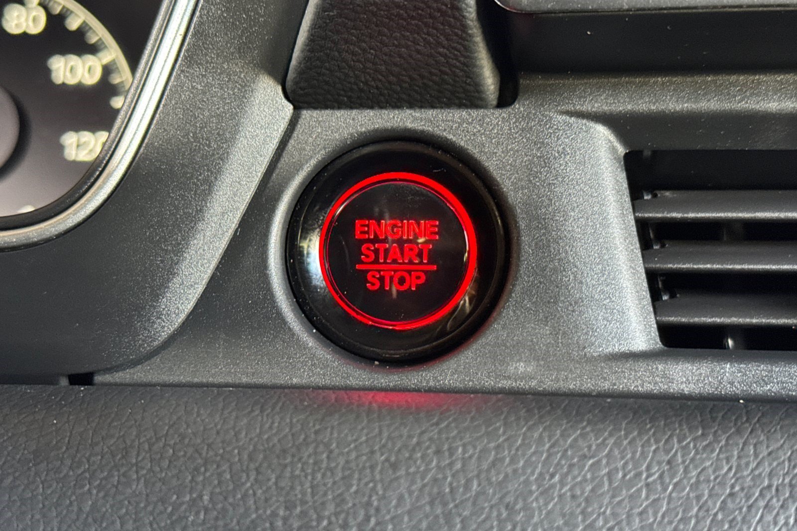 Certified 2025 Honda Pilot EX-L image 17