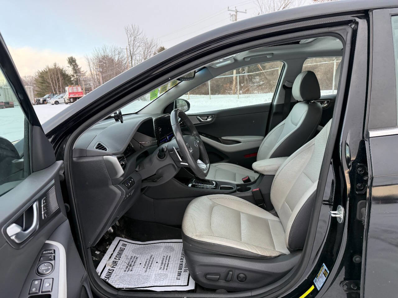 Used 2021 Hyundai Ioniq Limited image 10
