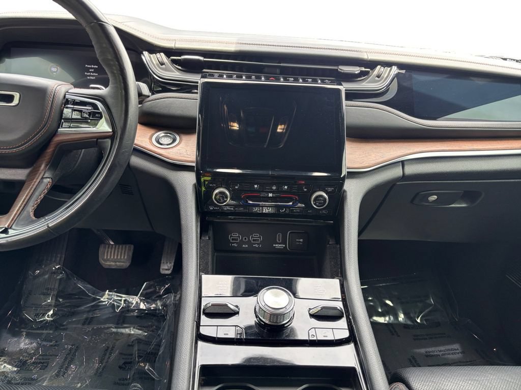Used 2022 Jeep Grand Cherokee L Summit w/ Advanced Protech Group IV AWD/4WD image 12