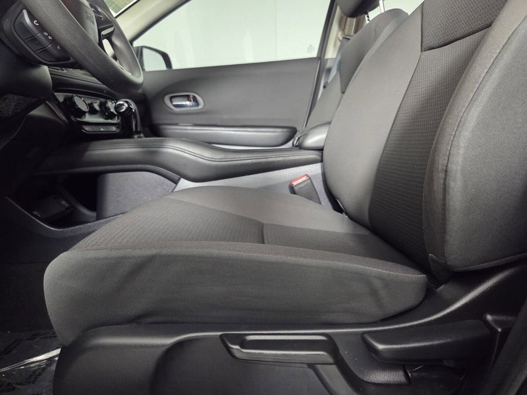 Used 2021 Honda HR-V LX image 13