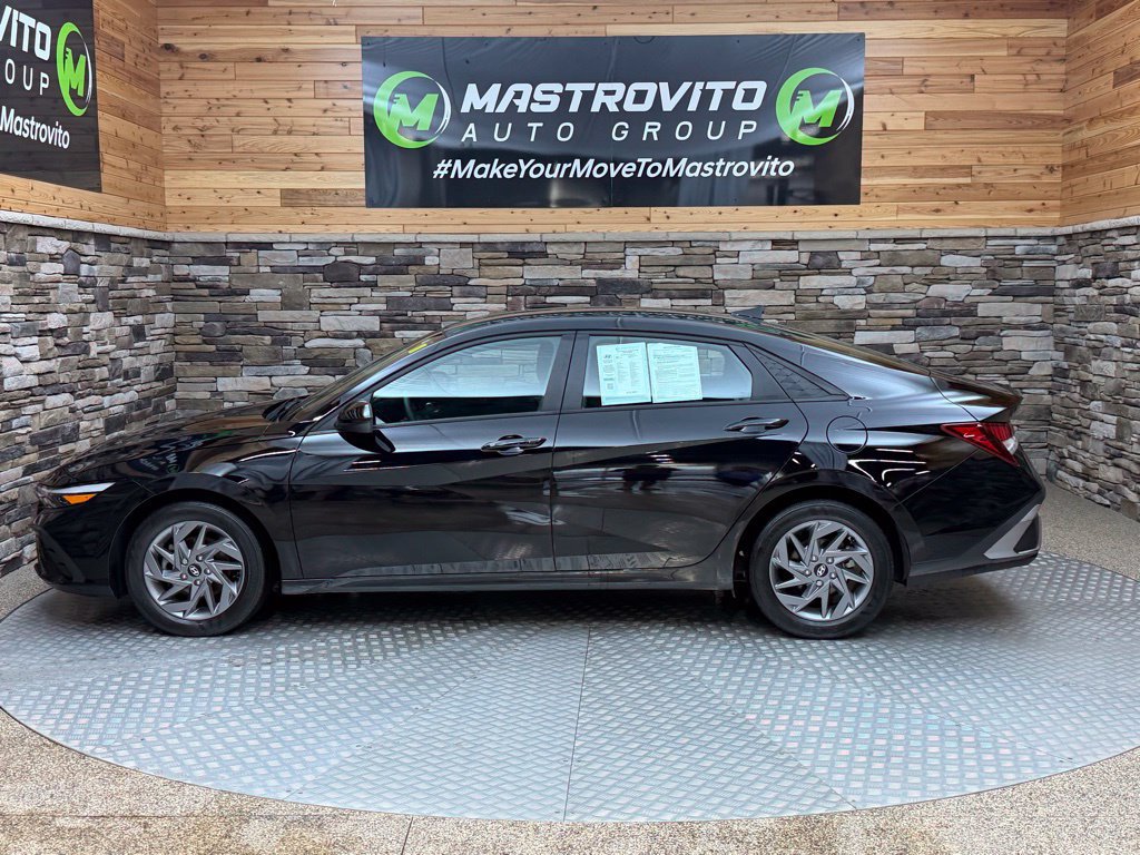 Used 2024 Hyundai Elantra SEL FWD image 6