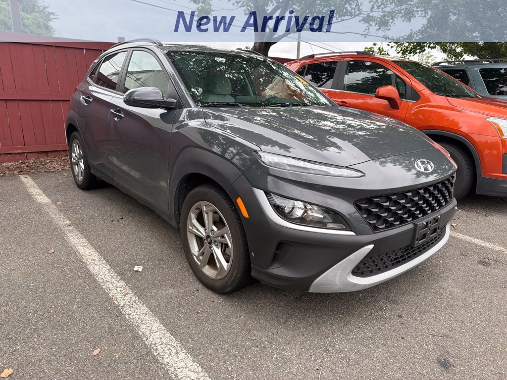 Used 2023 Hyundai Kona SEL AWD/4WD image 2