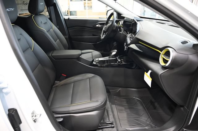 New 2026 Chevrolet Trax ACTIV w/ Sunroof Package FWD image 10