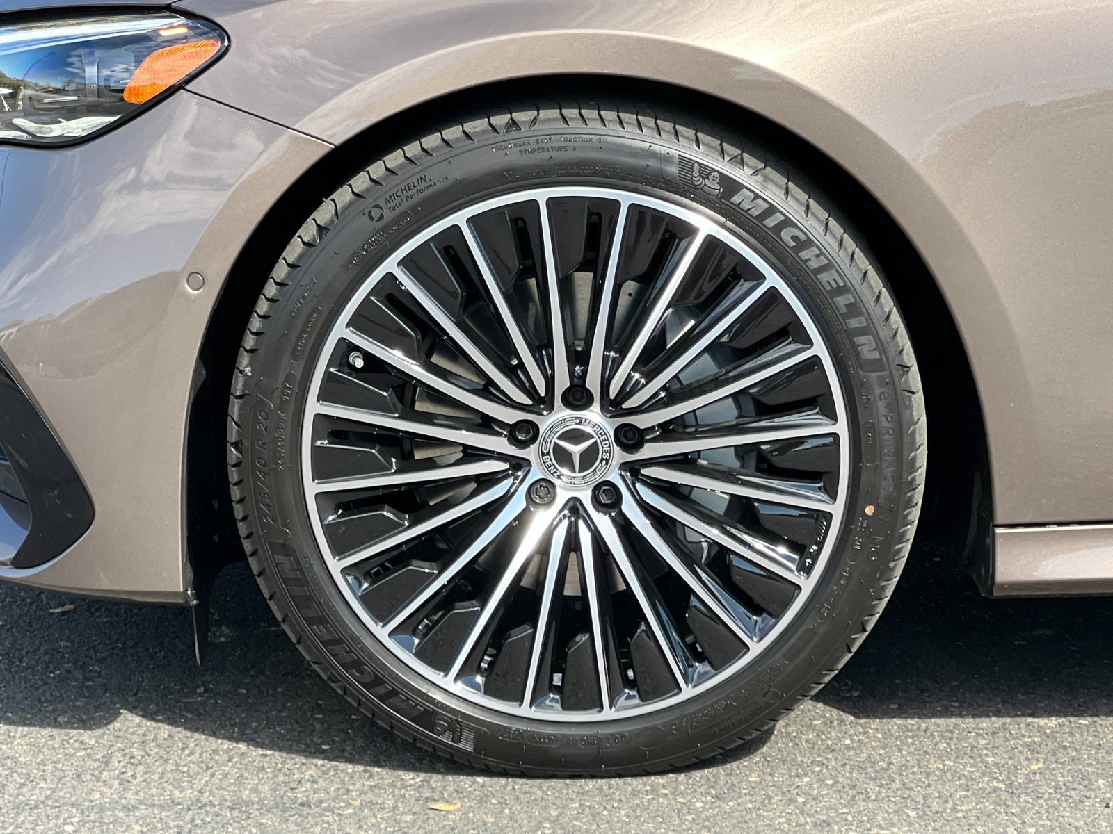New 2027 Mercedes-Benz E 350 4MATIC Sedan image 24