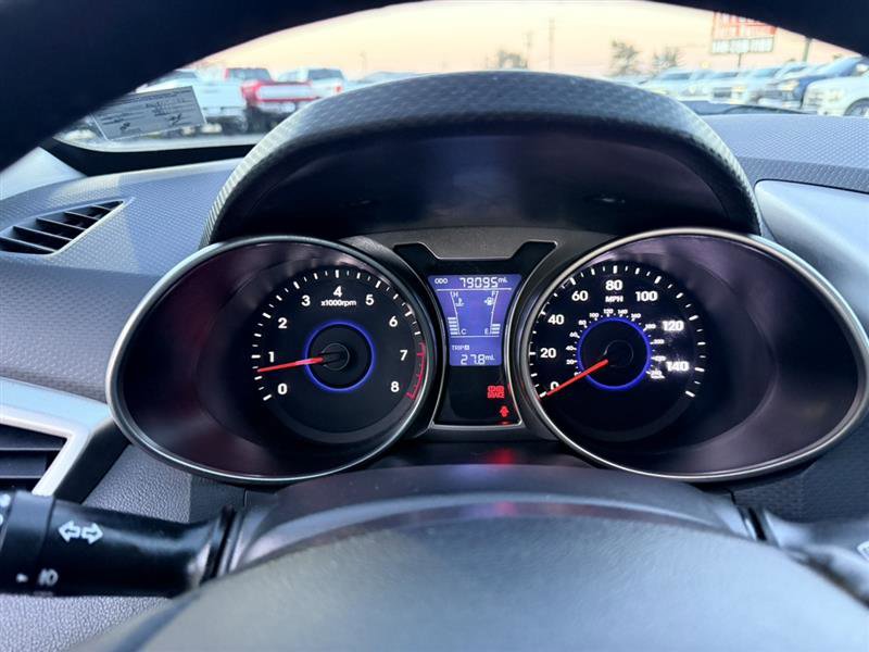 Used 2013 Hyundai Veloster w/ Style Pkg image 26